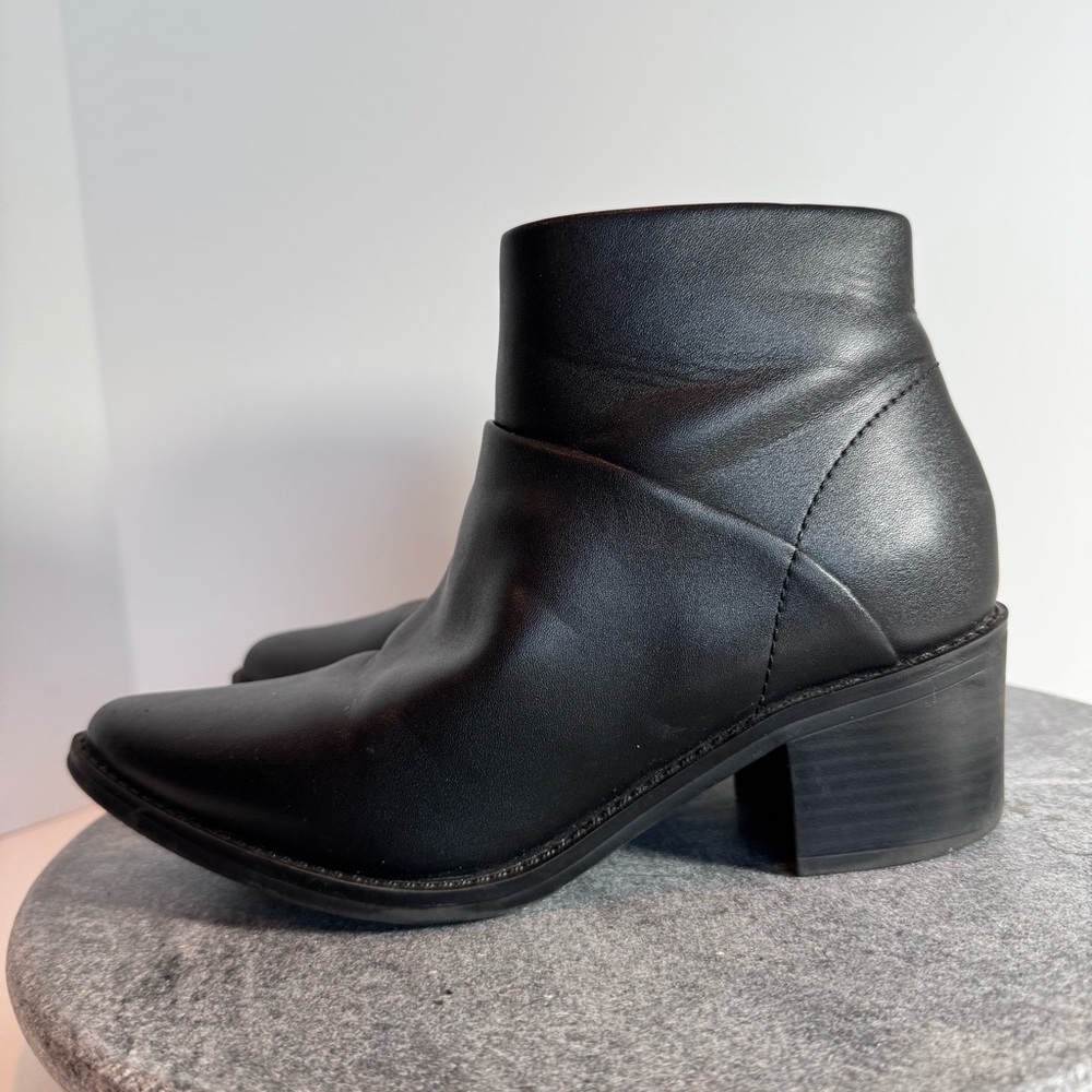 Blondo Black Leather Pointed Toe Heeled Boots 7 - Picture 3 of 13